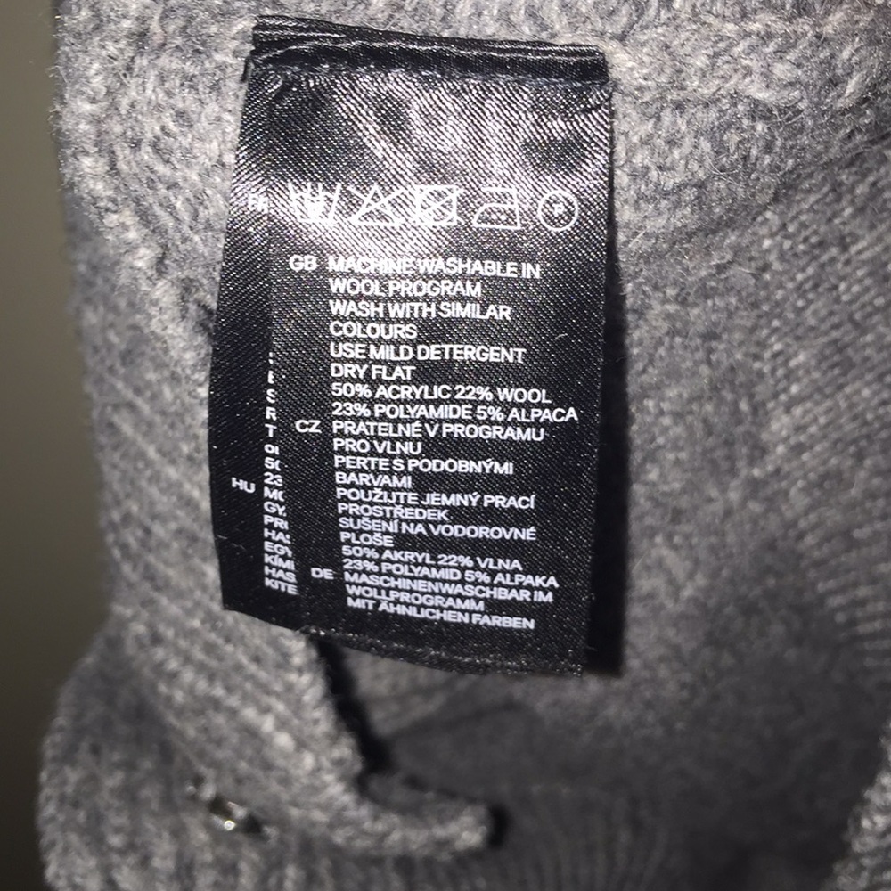 H&M Oversized Chunky Sweater Cardigan - Picture 9 of 9